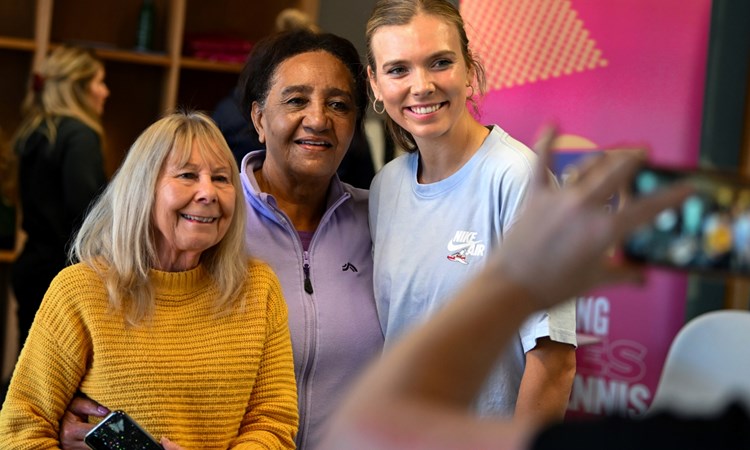 Katie Boulter with two Age UK Walking Tennis participants